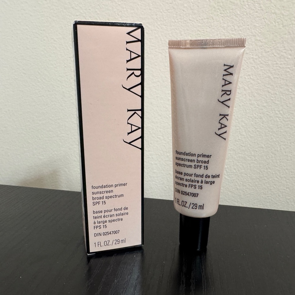 Mary Kay Foundation Primer Sunscreen Broad Spectrum SPF 15